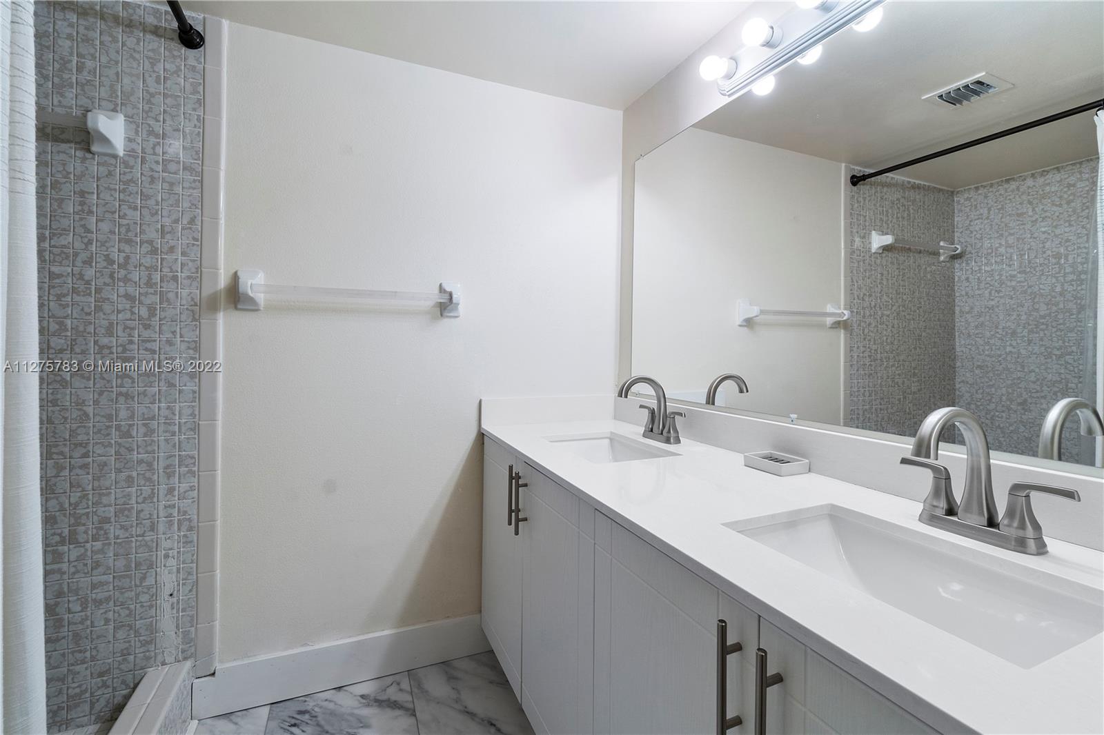 6800 Cypress Road, Unit 216 Plantation, FL 33317 - Photo 4 of 14 Gallery Image 4