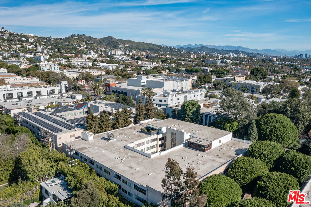 1015 North Kings Road, Unit 110 West Hollywood, CA 90069 - Photo 34 of 36 a view of a city