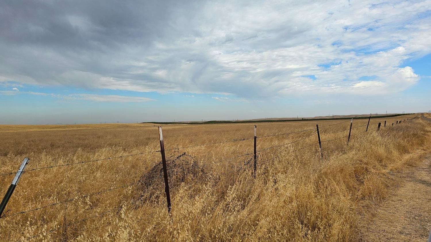 11 West County Road 11 Capay, CA 95607 - Photo 4 of 7 a view of an ocean