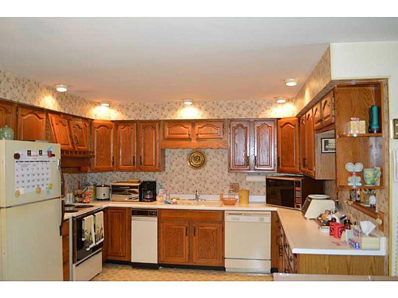 53 Smith Street, Unit 2 Augusta, ME 04330 - Photo 2 of 16 Kitchen.