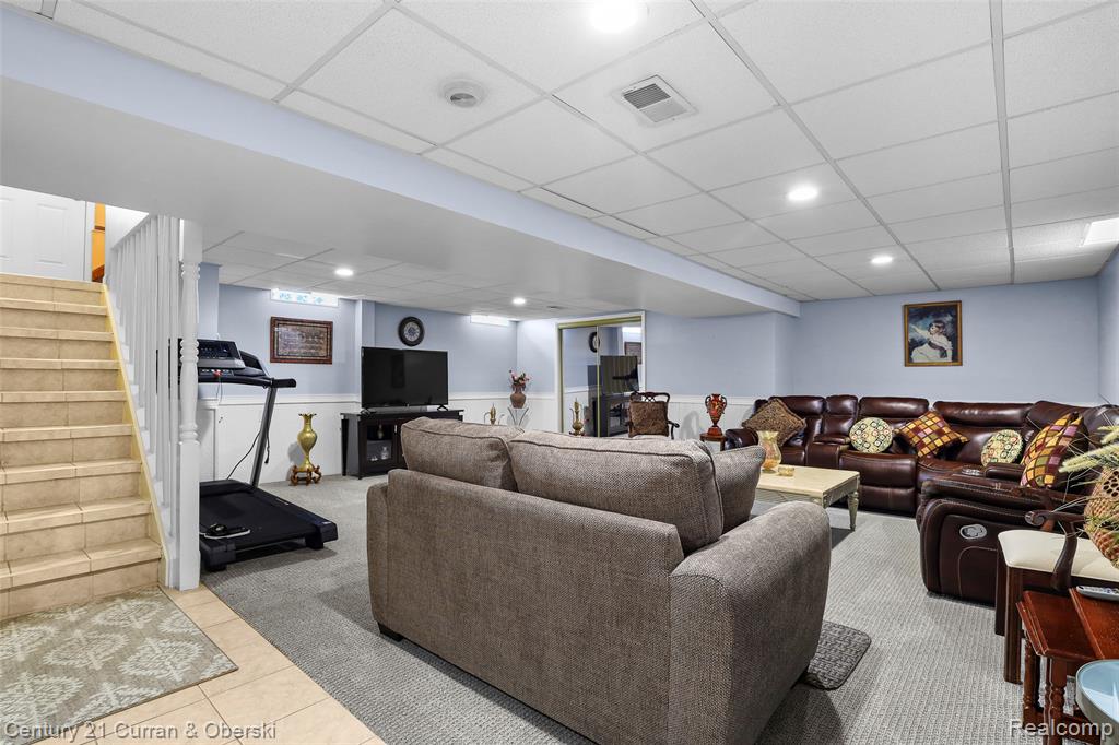 5296 Chase Road Dearborn, MI 48126 - Photo 20 of 36