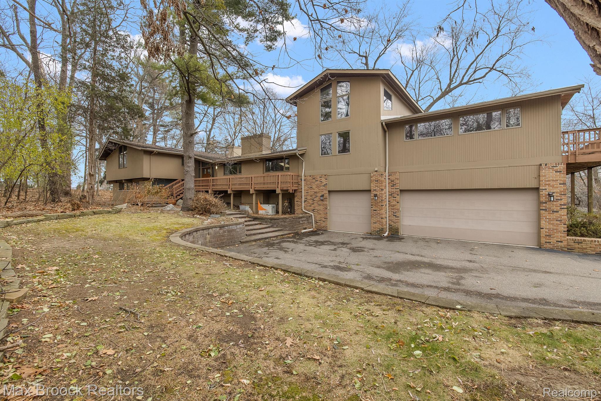 4480 Commerce Road West Bloomfield, MI 48324 - Photo 31 of 44 Gallery Image 31