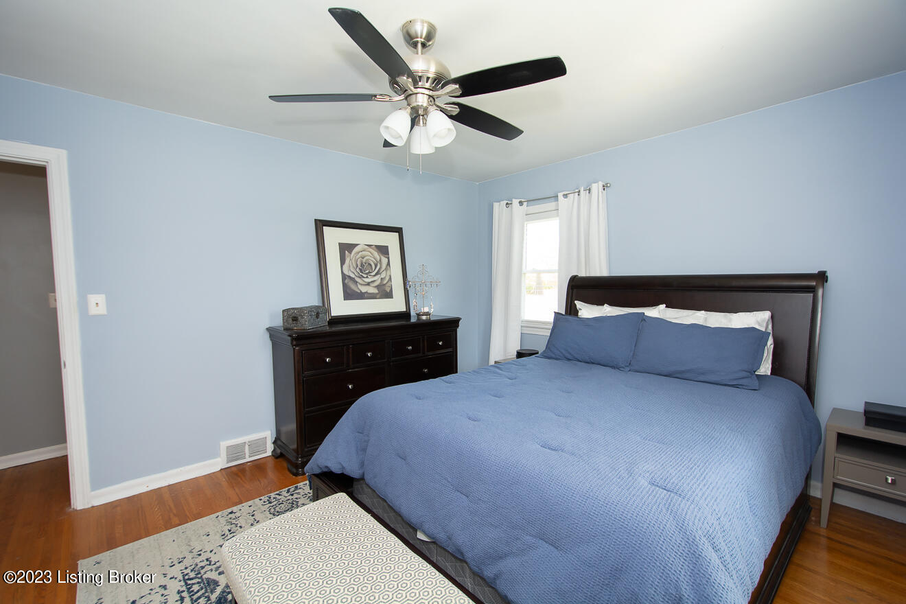 4321 Wingate Road Louisville, KY 40207 - Photo 4 of 37 Wingate -37