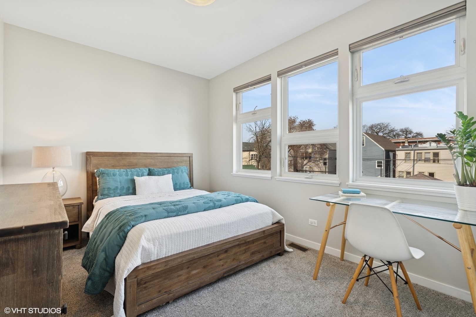 2920 North Ridgeway Avenue Chicago, IL 60618 - Photo 15 of 29 Gallery Image 15