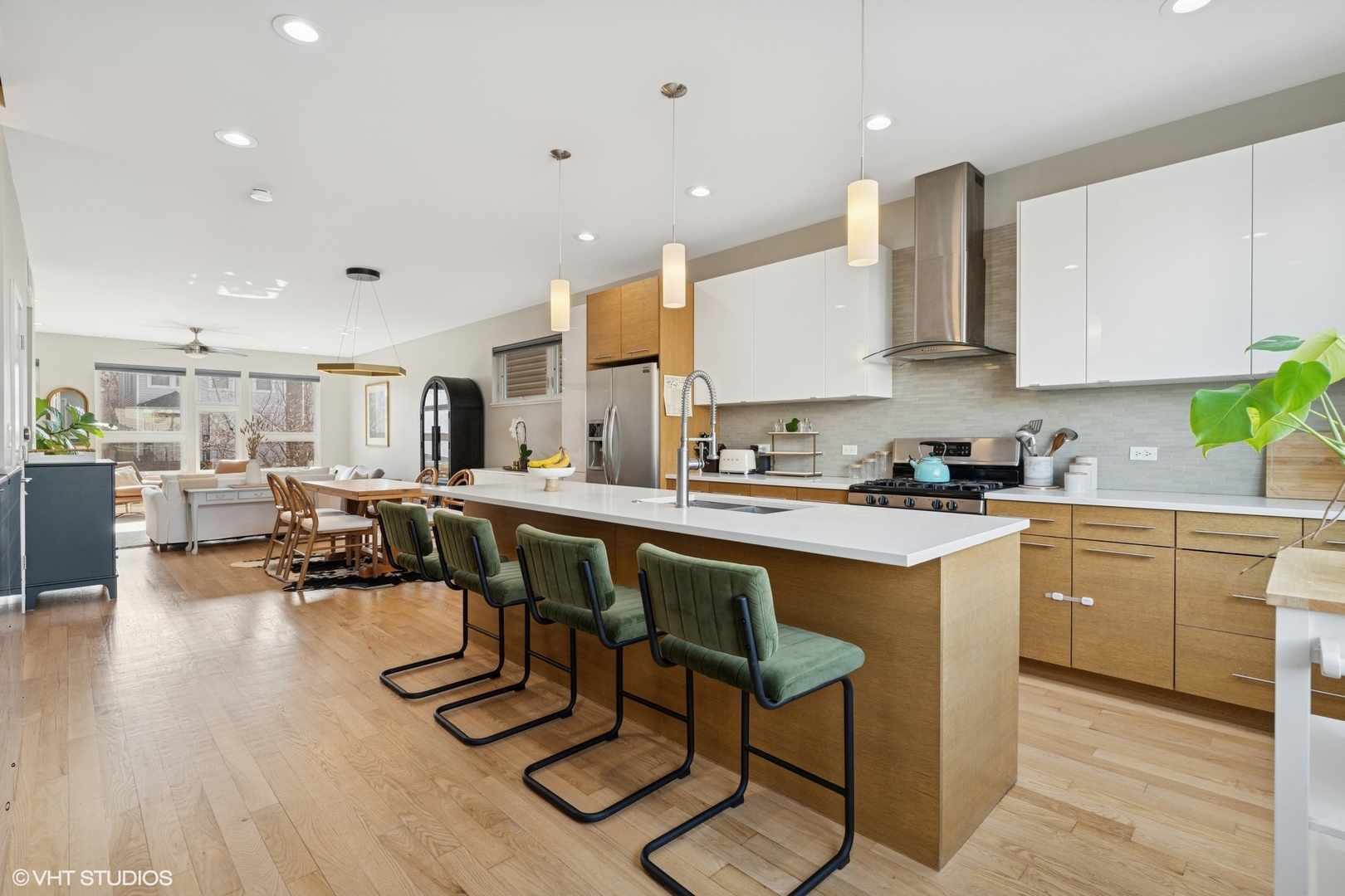 2920 North Ridgeway Avenue Chicago, IL 60618 - Photo 8 of 29 Gallery Image 8