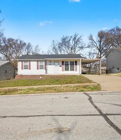 $169,900 | 5319 Ville Angela Lane, Hazelwood, MO 63042