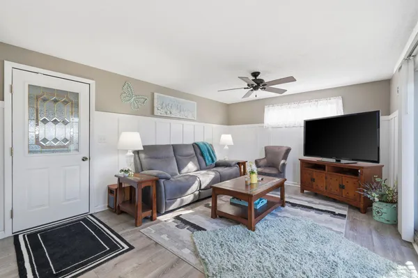 $245,000 | 431 South Hardacre Court, New Castle, IN 47362