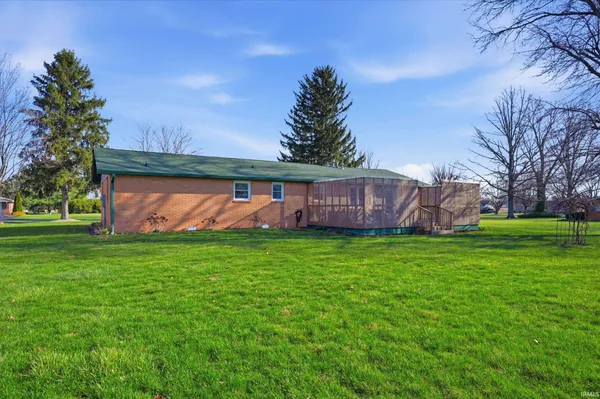 $245,000 | 431 South Hardacre Court, New Castle, IN 47362