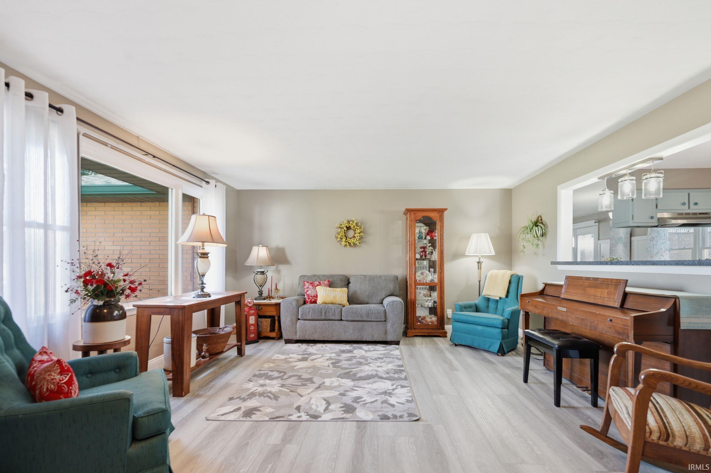 431 South Hardacre Court New Castle, IN 47362 - Photo 4 of 22