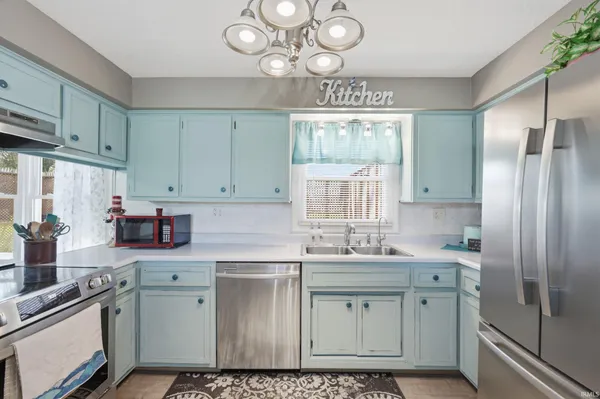 $245,000 | 431 South Hardacre Court, New Castle, IN 47362