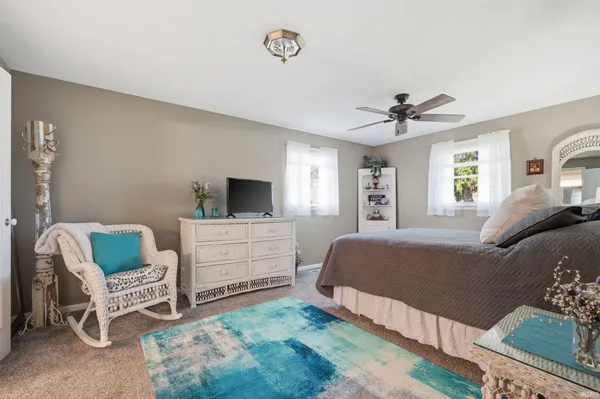 $245,000 | 431 South Hardacre Court, New Castle, IN 47362