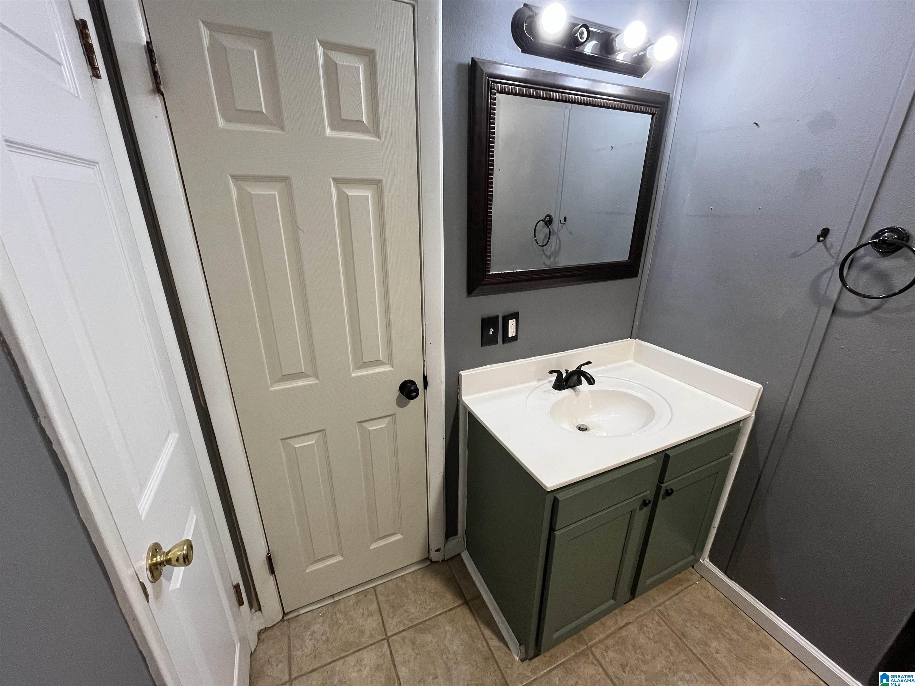 407 Elizabeth Lane Gadsden, AL 35905 - Photo 9 of 13