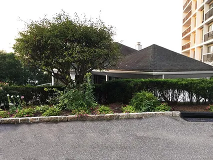 $605,000 | 100 High Point Drive, Unit 305, Hartsdale, NY 10530