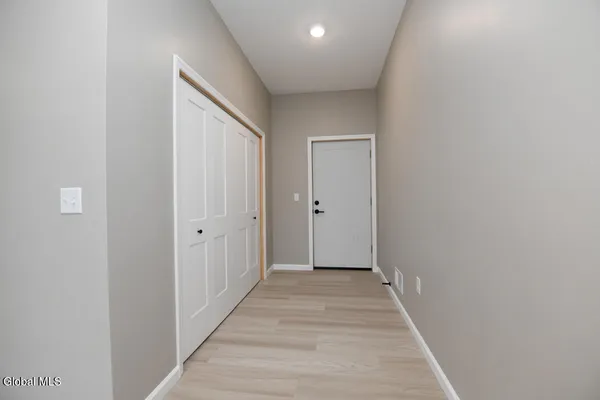 $2,000 | 1859 Western Avenue, Unit 201, Guilderland, NY 12203