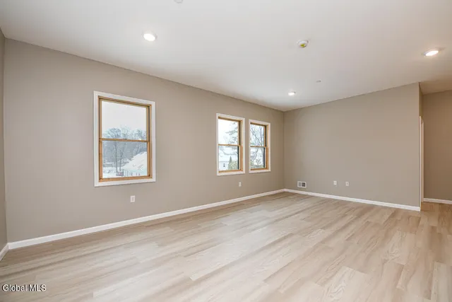 $2,000 | 1859 Western Avenue, Unit 201, Guilderland, NY 12203