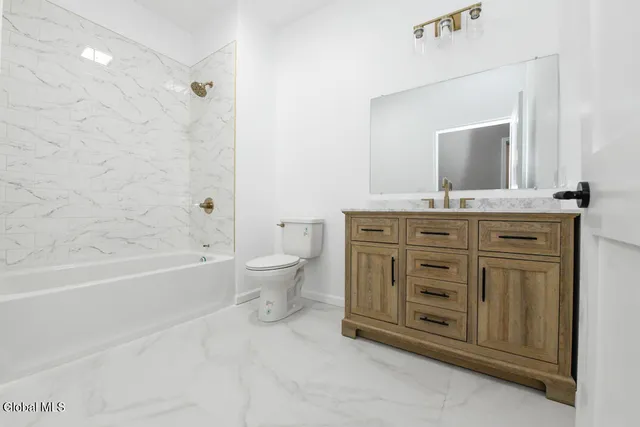 $2,000 | 1859 Western Avenue, Unit 201, Guilderland, NY 12203