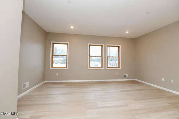 $2,000 | 1859 Western Avenue, Unit 201, Guilderland, NY 12203