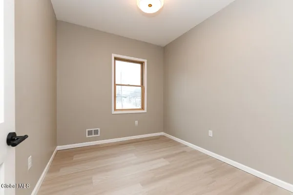 $2,000 | 1859 Western Avenue, Unit 201, Guilderland, NY 12203