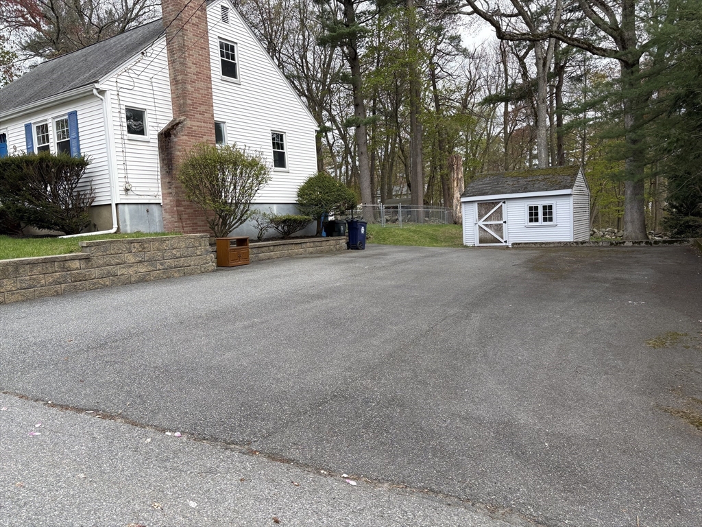 9 Longview Road Wilmington, MA 01887 - Photo 2 of 16 Gallery Image 2