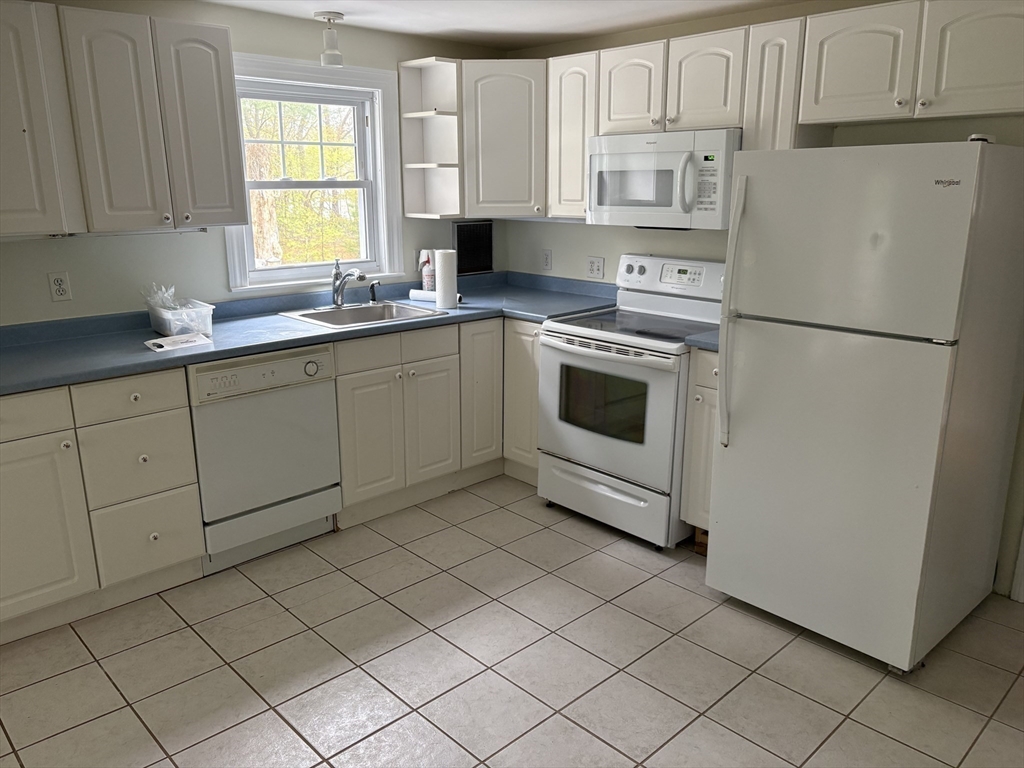 9 Longview Road Wilmington, MA 01887 - Photo 5 of 16 Gallery Image 5