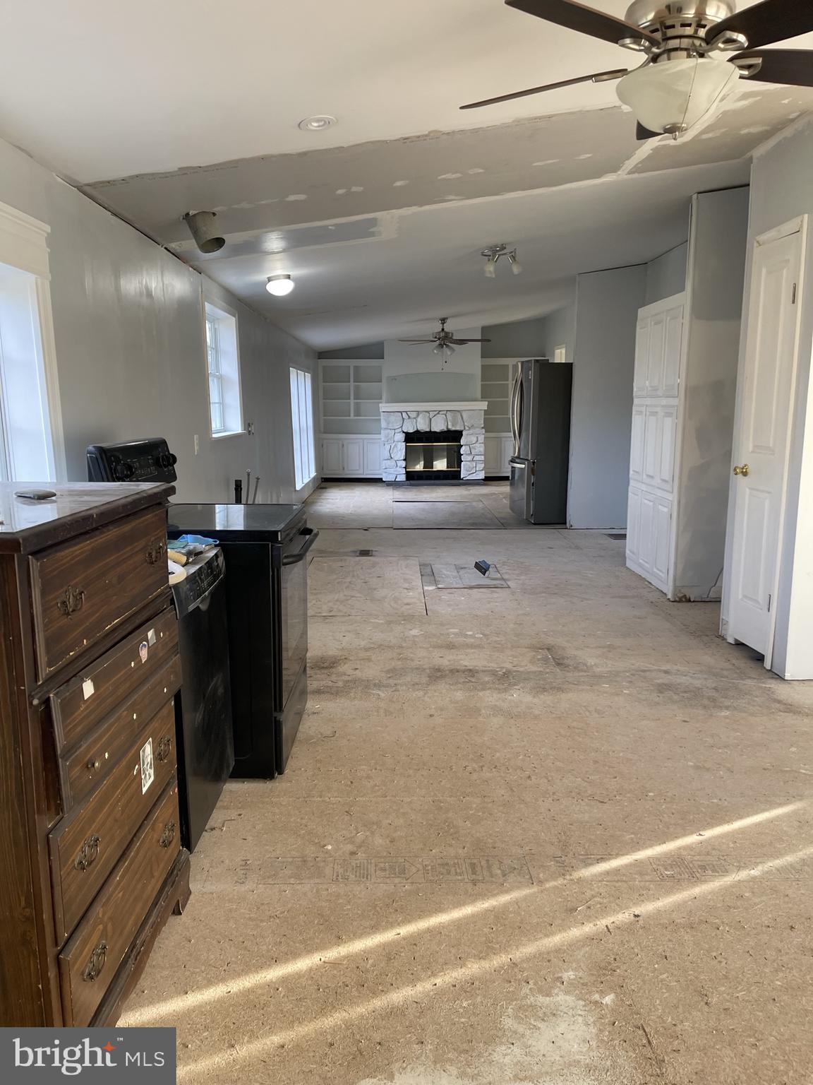668 California Road Quakertown, PA 18951 - Photo 3 of 29 Looking straight through from the front door