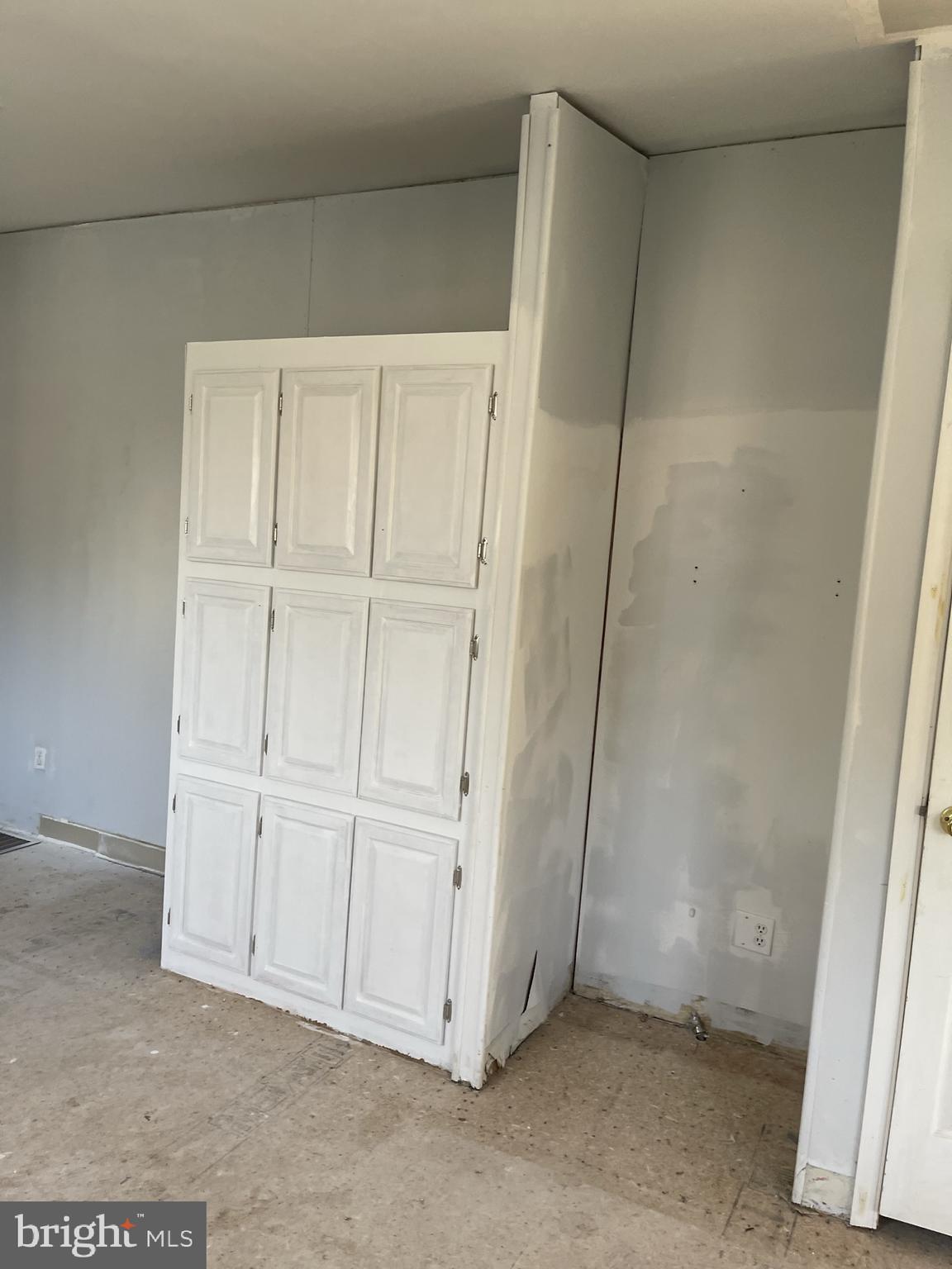 668 California Road Quakertown, PA 18951 - Photo 5 of 29 Kitchen Wall