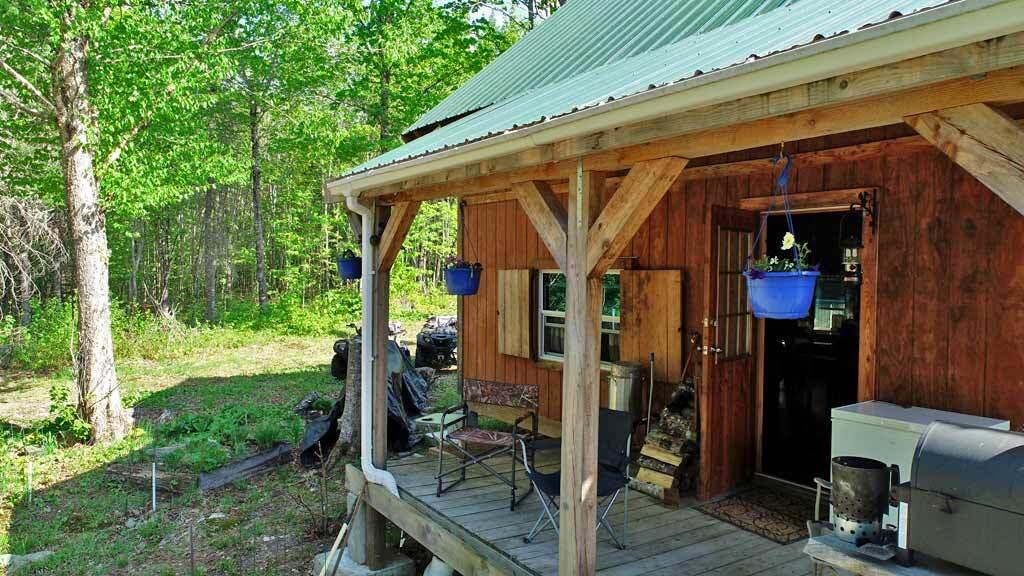 195 Dagget Road Houlton, ME 04730 - Photo 44 of 54 summer-living-room-deck