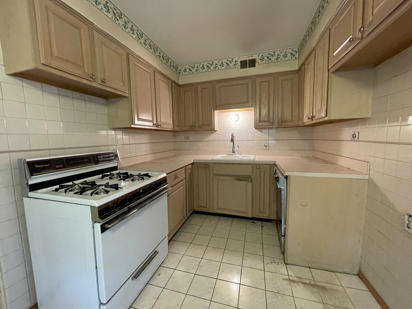 119 Pine Avenue Riverside, IL 60546 - Photo 7 of 14