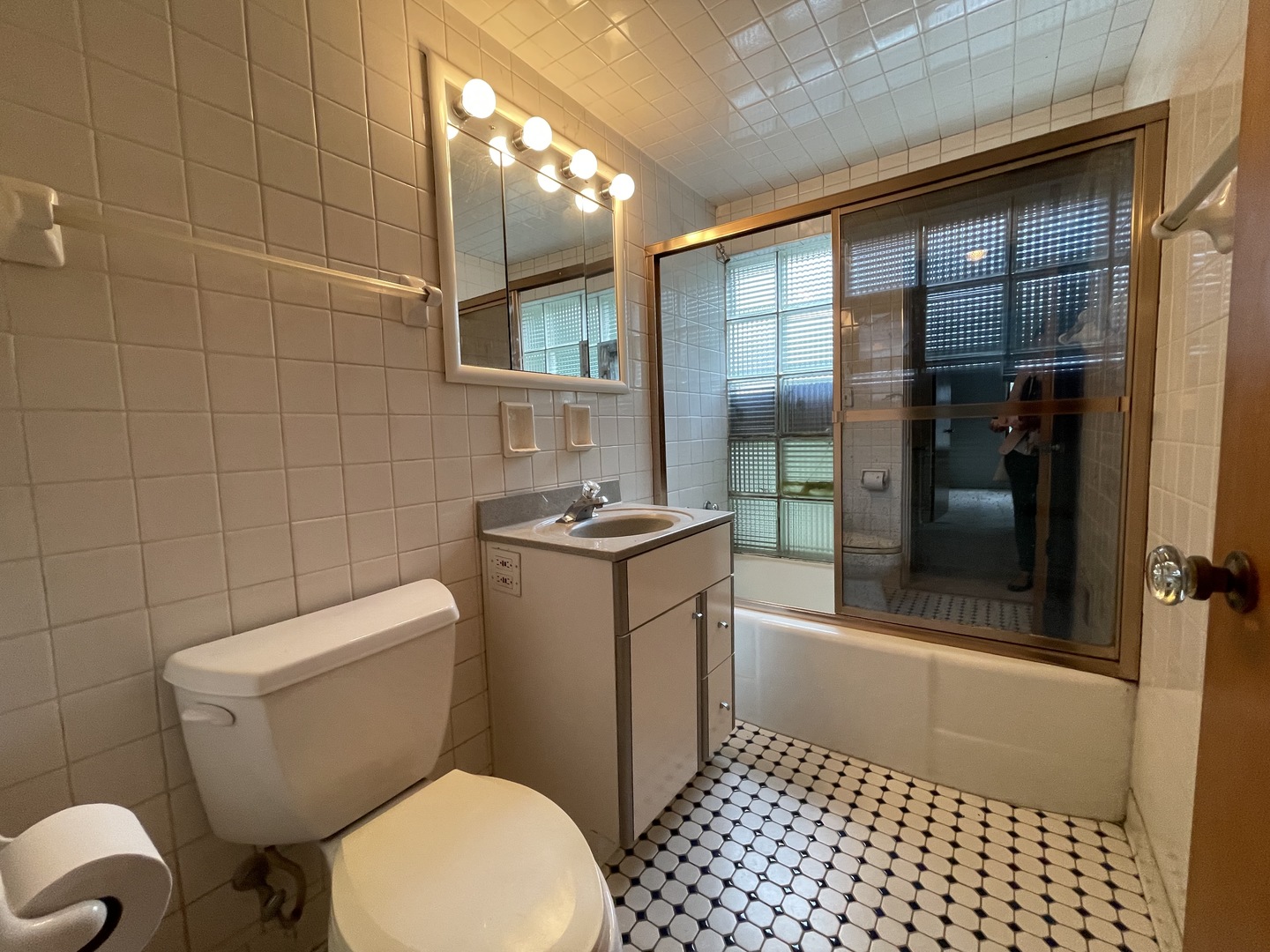 119 Pine Avenue Riverside, IL 60546 - Photo 10 of 14