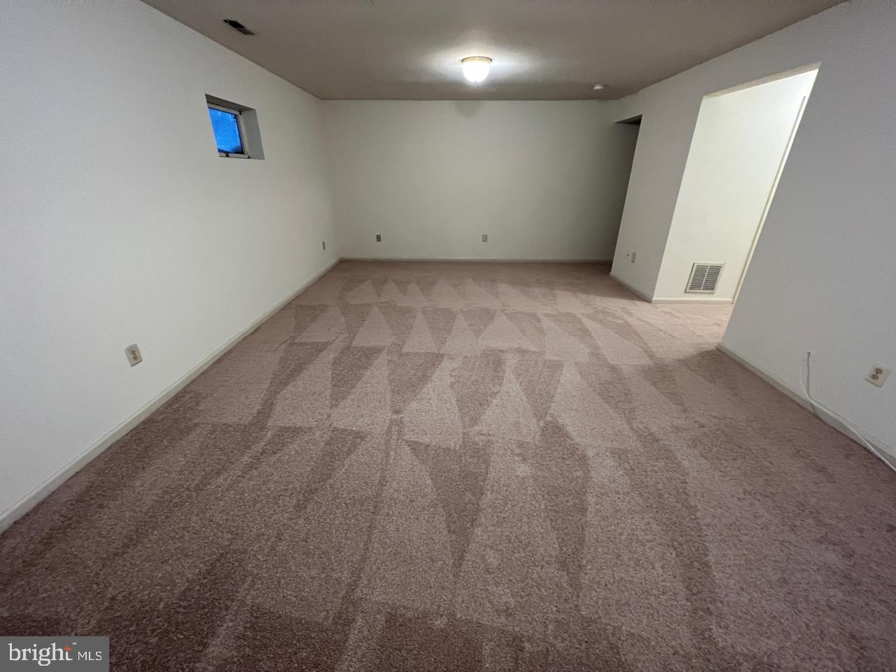 17911 Dumfries Circle Olney, MD 20832 - Photo 27 of 29 a view of a room with a sink