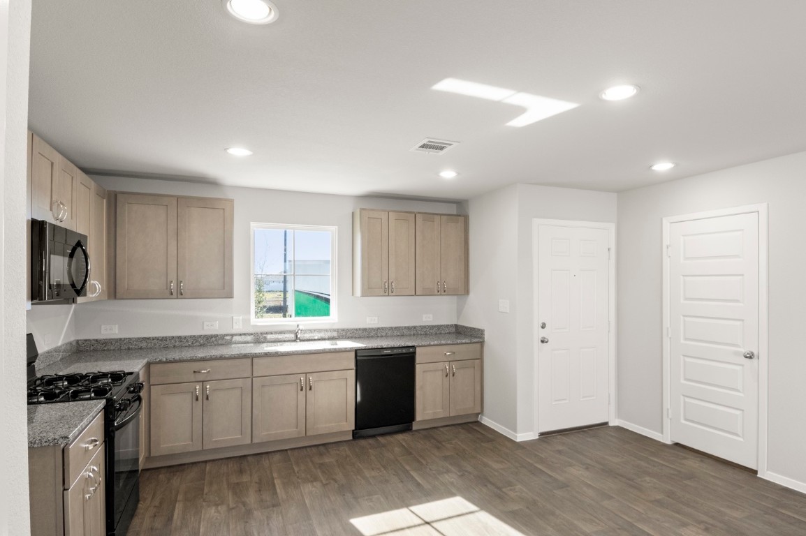 117 Summer Drive Elgin, TX 78621 - Photo 19 of 36