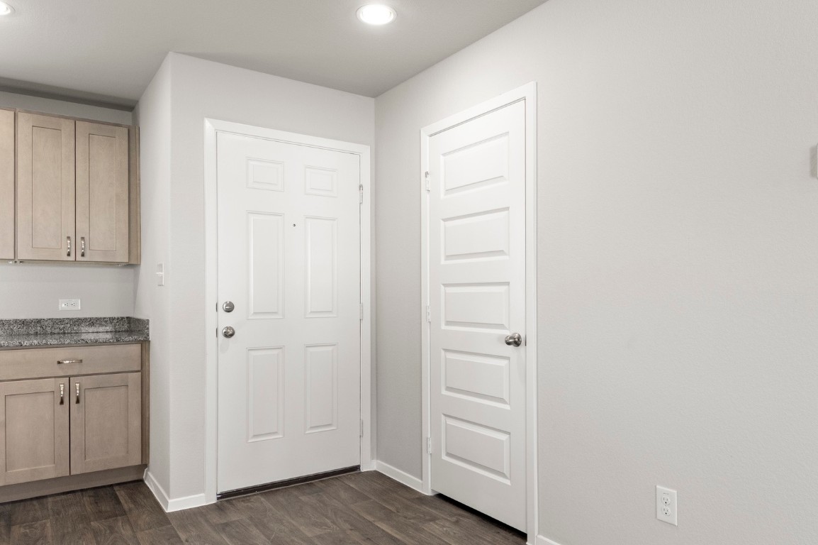 117 Summer Drive Elgin, TX 78621 - Photo 7 of 36