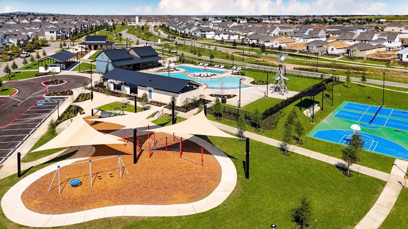 117 Summer Drive Elgin, TX 78621 - Photo 10 of 36