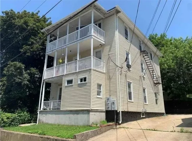 $2,100 | 37 Richelieu Street, Unit 1, Woonsocket, RI 02895