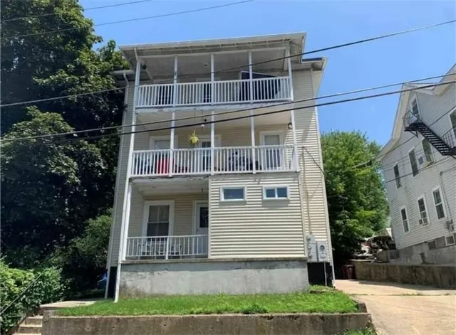 $2,100 | 37 Richelieu Street, Unit 1, Woonsocket, RI 02895