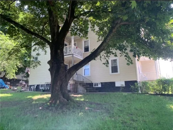 $2,100 | 37 Richelieu Street, Unit 1, Woonsocket, RI 02895