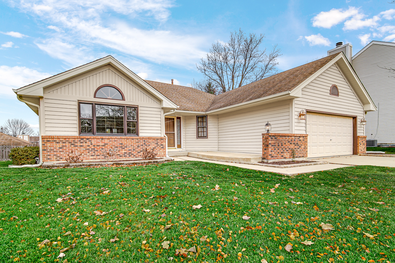 2420 Harbor Court Aurora, IL 60504 - Photo 2 of 22