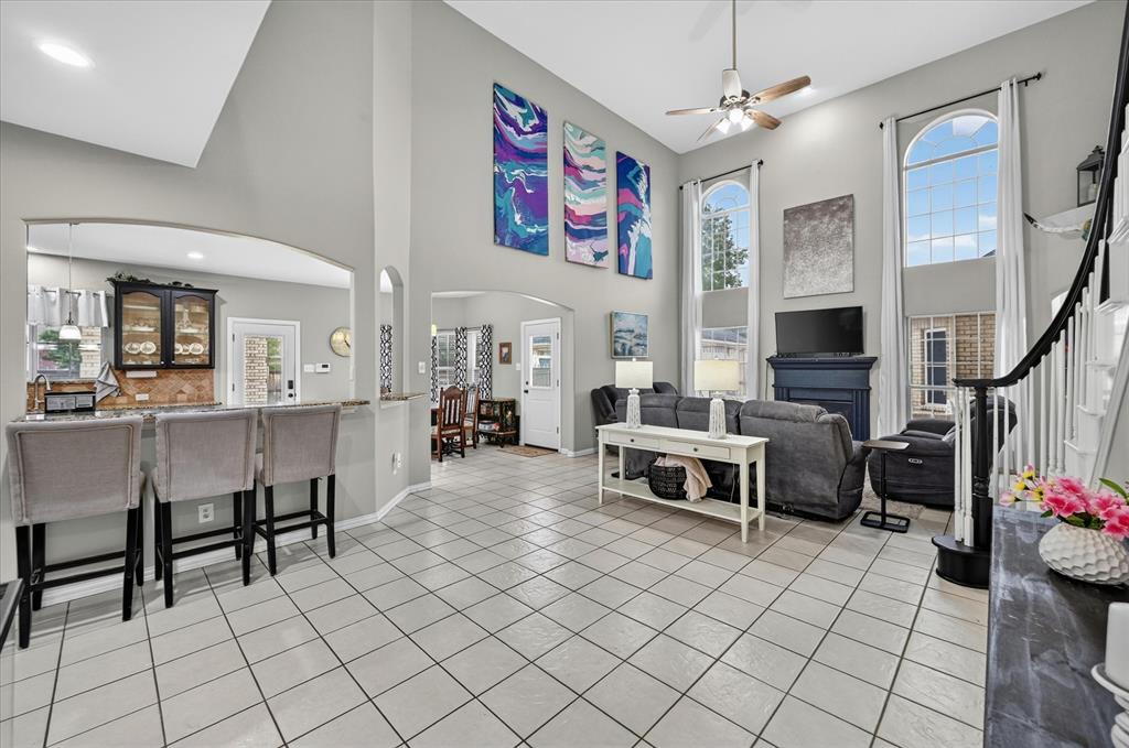 851 Bridle Path Burleson, TX 76028 - Photo 18 of 40