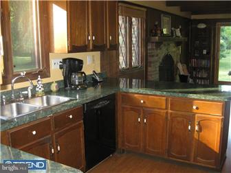 45 Longview Road East Fallowfield, PA 19320 - Photo 5 of 12 Kitchen