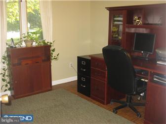 45 Longview Road East Fallowfield, PA 19320 - Photo 8 of 12 Office / Study