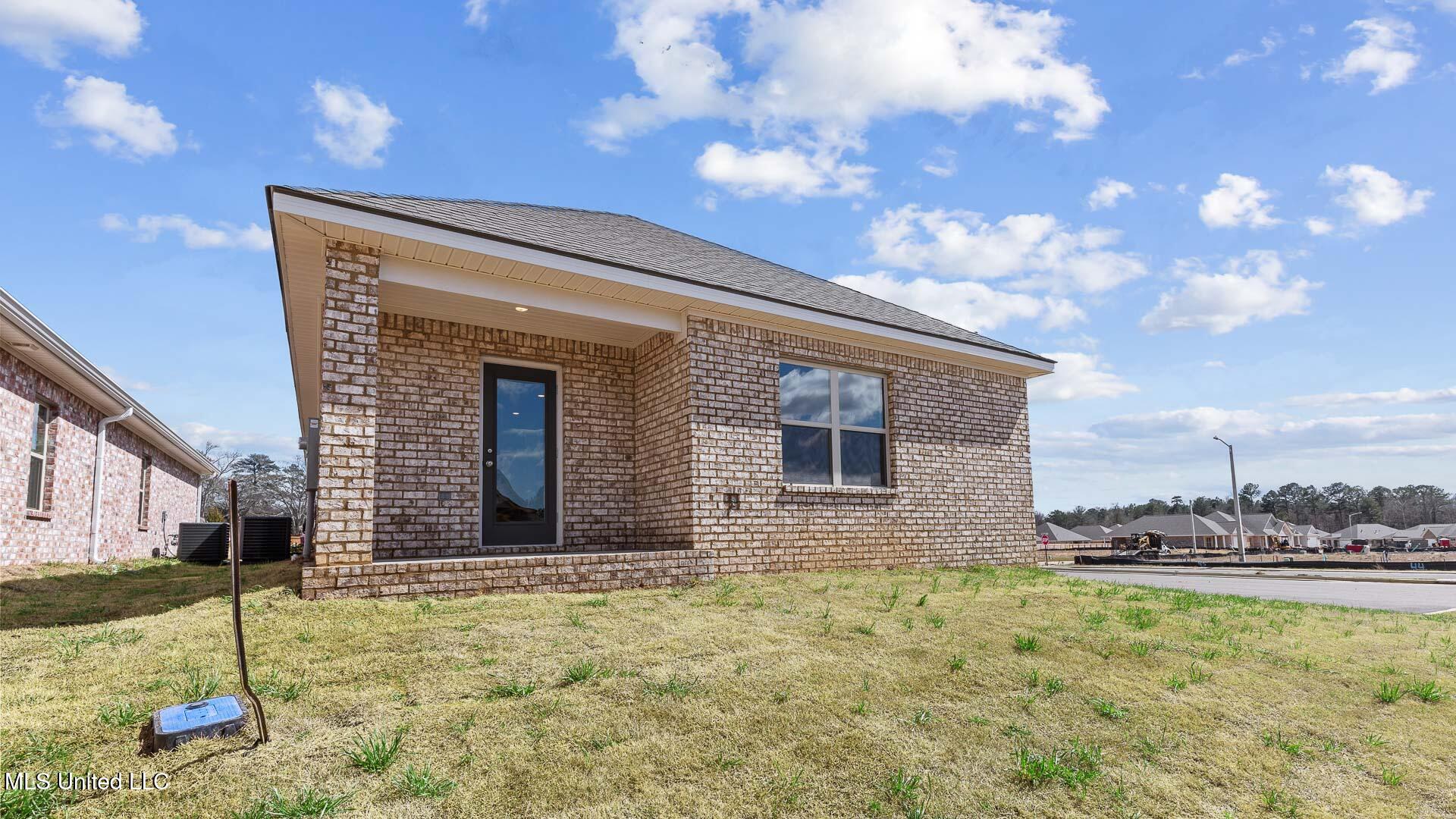 413 Hidden Reed Court Pearl, MS 39208 - Photo 29 of 30 MS_Jackson_Pearl_Serenity-Lake_Burke_B11