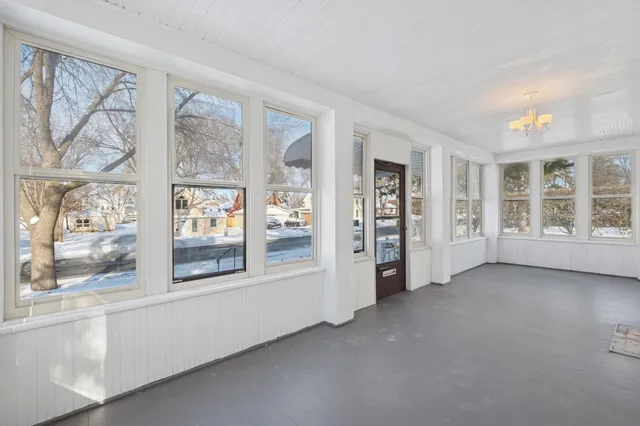 $525,000 | 120 4th Avenue East, Shakopee, MN 55379