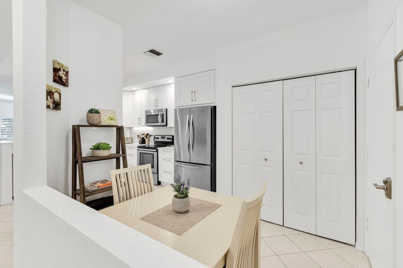 4212 Southwest 11th Street Deerfield Beach, FL 33442 - Photo 17 of 64 Photo 17