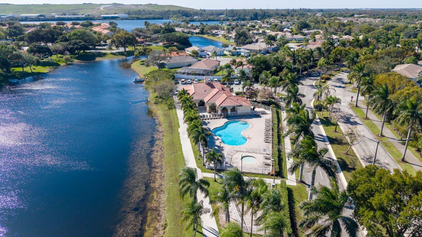 4212 Southwest 11th Street Deerfield Beach, FL 33442 - Photo 38 of 64 Photo 39