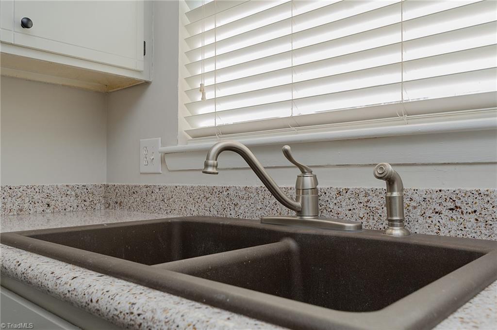 2235 Shadow Valley Road, Unit F High Point, NC 27265 - Photo 14 of 37 Gallery Image 14