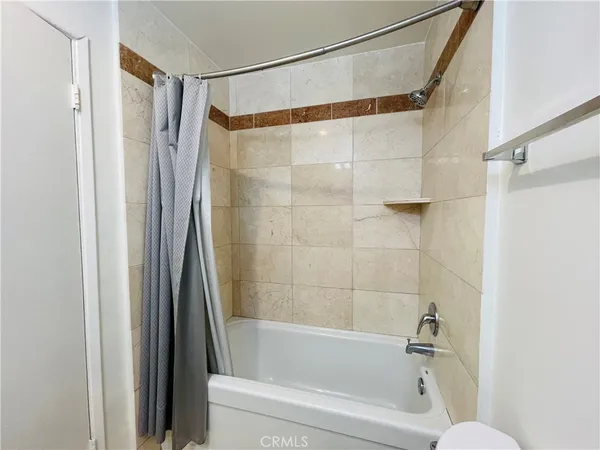 $3,800 | 9722 Geyser Avenue, Northridge, CA 91324