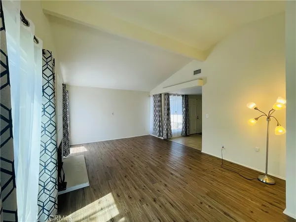 $3,800 | 9722 Geyser Avenue, Northridge, CA 91324