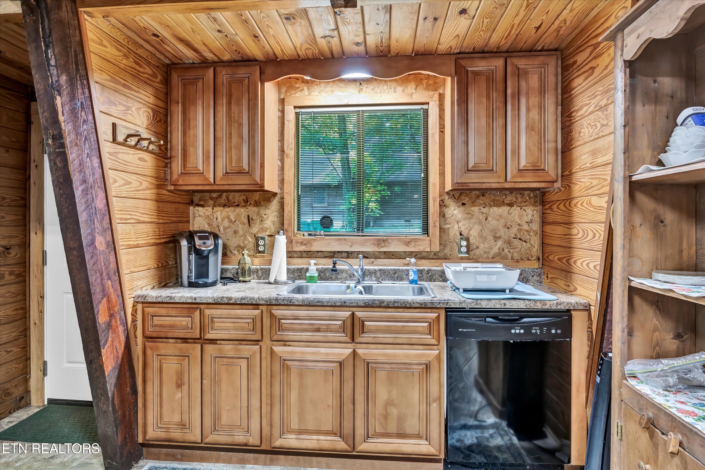 10832 Carmichael Road Knoxville, TN 37932 - Photo 20 of 40 10832 Carmichael Rd