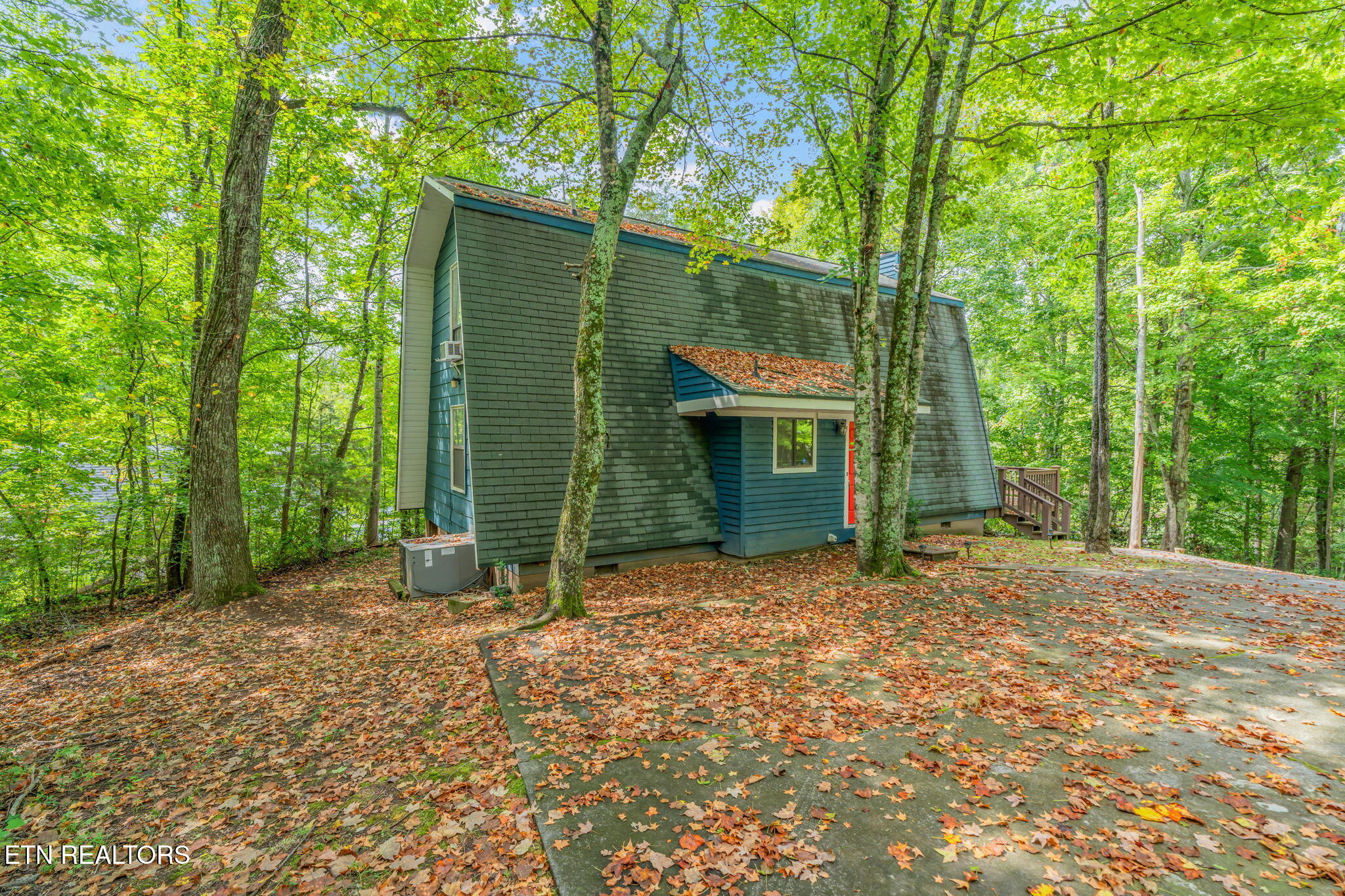 10832 Carmichael Road Knoxville, TN 37932 - Photo 33 of 40 4-web-or-mls-10832 Carmichael Road-5