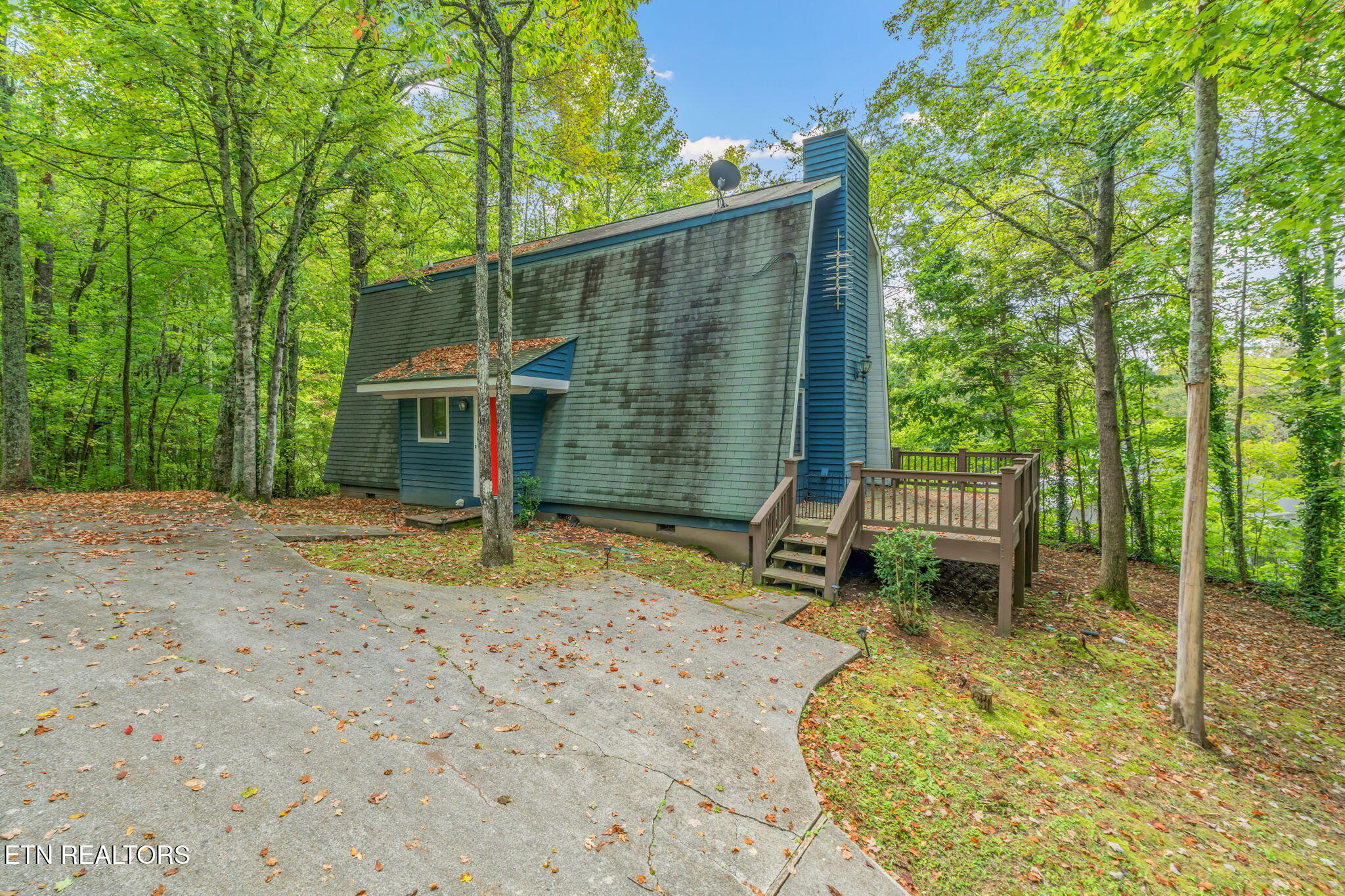 10832 Carmichael Road Knoxville, TN 37932 - Photo 35 of 40 6-web-or-mls-10832 Carmichael Road-7